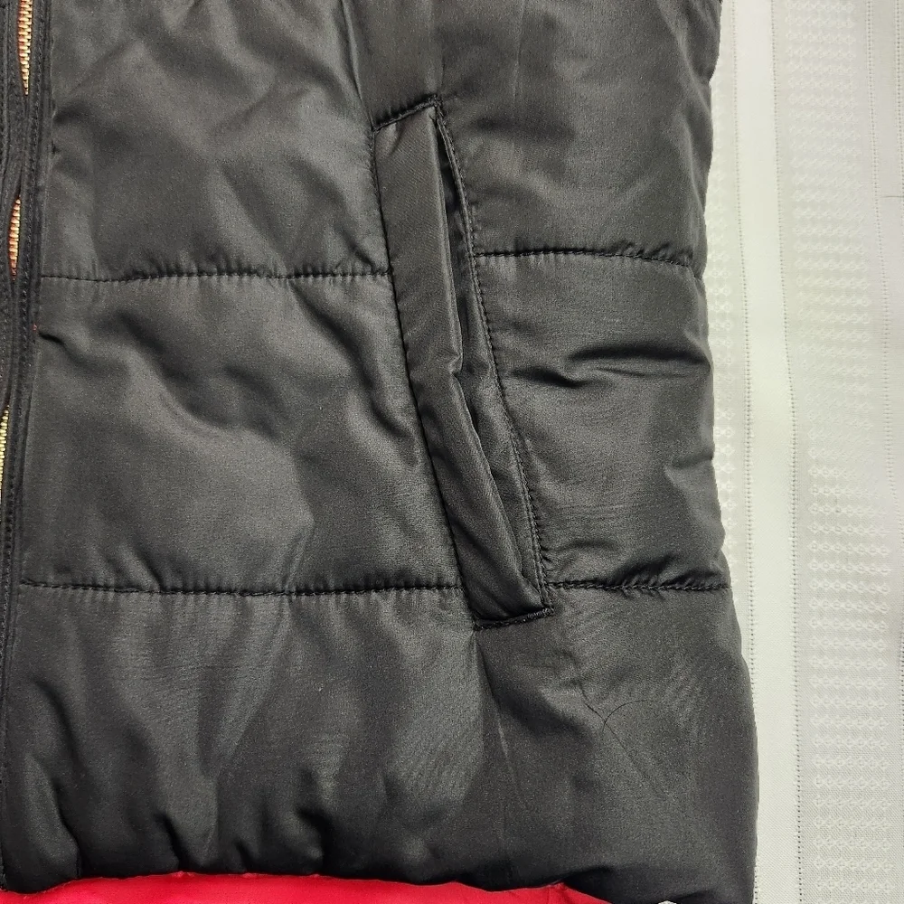 3/$25 CHAPS reversable red black Puffer Vest womens Medium